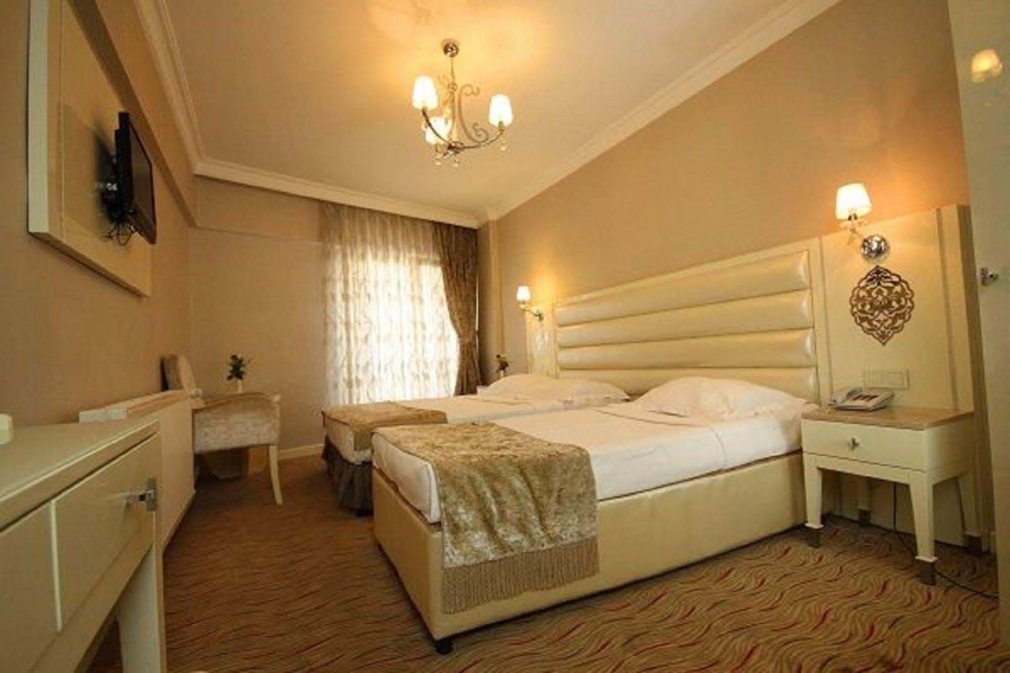 Q Hotel Laleli Istanboel Buitenkant foto