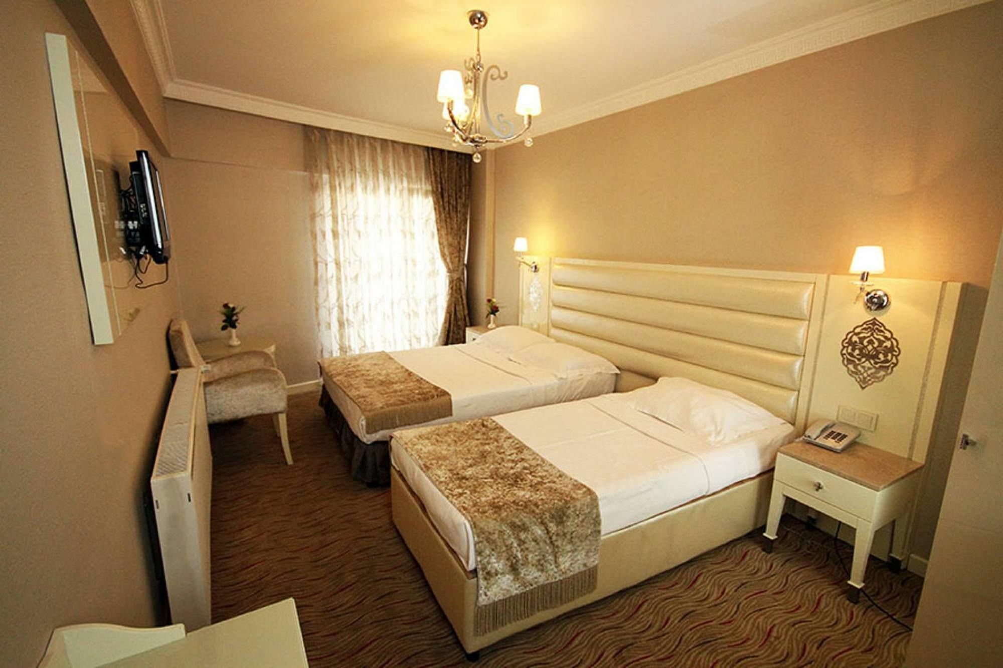 Q Hotel Laleli Istanboel Buitenkant foto